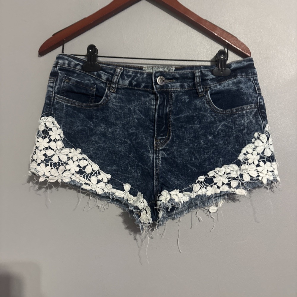 Hot Kiss Brand Cici Short Denim Shorts With‎ Lace Applique Trim Juniors Size 11